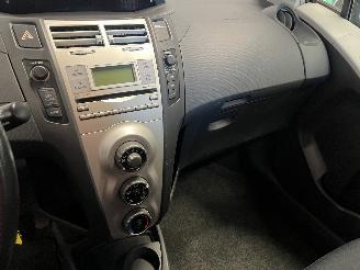 Toyota Yaris Yaris II (P9) Hatchback 1.3 16V VVT-i (2SZFE) [64kW]  (08-2005/11-2010=
) picture 18