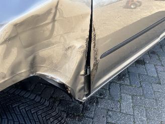 Volkswagen Touran Touran (1T3) MPV 1.2 TSI (CBZB) [77kW]  (05-2010/08-2015) picture 9