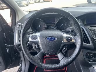 Ford Focus Focus 3 Hatchback 1.0 Ti-VCT EcoBoost 12V 100 (M2DA(Euro 5)) [74kW]  (=
02-2012/05-2018) picture 16