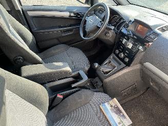 Opel Zafira Zafira (M75) MPV 1.6 16V (A16XER(Euro 5)) [85kW]  (01-2008/04-2015) picture 8