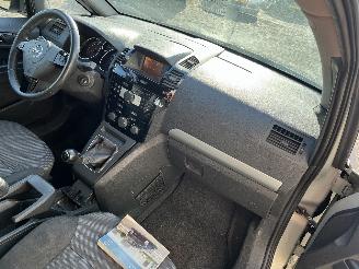 Opel Zafira Zafira (M75) MPV 1.6 16V (A16XER(Euro 5)) [85kW]  (01-2008/04-2015) picture 7