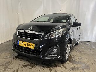 krockskadad bil auto Peugeot 108 108 Hatchback 1.0 12V (1KRFE(CFB)) [51kW]  (05-2014/...) 2015/10