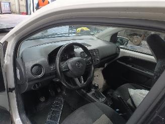 Skoda Citigo Citigo Hatchback 1.0 12V (CHYA) [44kW]  (10-2011/08-2019) picture 5