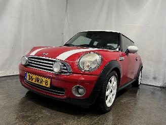 Uttjänta bilar auto Mini Mini Mini (R56) Hatchback 1.6 16V Cooper (N12-B16A) [88kW]  (10-2006/02-201=
2) 2009/8