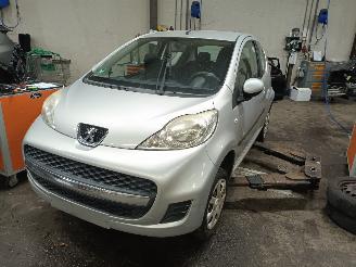 Vrakbiler auto Peugeot 107 107 Hatchback 1.0 12V (384F(1KR)) [50kW]  (06-2005/05-2014) 2011/1