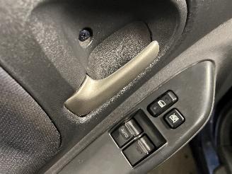 Toyota Yaris Yaris (P1) Hatchback 1.3 16V VVT-i (2SZFE) [64kW]  (04-2002/09-2005) picture 16