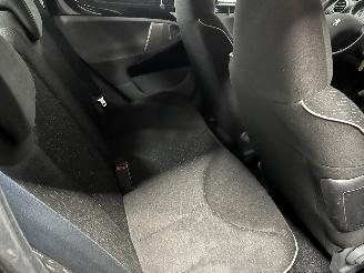 Peugeot 107 107 Hatchback 1.0 12V (384F(1KR)) [50kW]  (06-2005/05-2014) picture 14