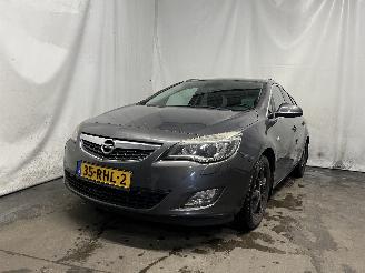 Voiture accidenté Opel Astra Astra J Sports Tourer (PD8/PE8/PF8) Combi 1.4 Turbo 16V (A14NET(Euro 5=
)) [103kW]  (10-2010/10-2015) 2011/5