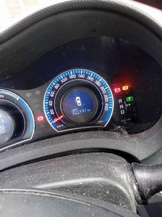 Toyota Auris Auris (E15) Hatchback 1.8 16V HSD Full Hybrid (2ZRFXE) [100kW]  (09-20=
10/09-2012) picture 2