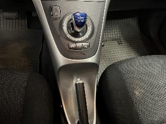 Toyota Auris Auris (E15) Hatchback 1.8 16V HSD Full Hybrid (2ZRFXE) [100kW]  (09-20=
10/09-2012) picture 22