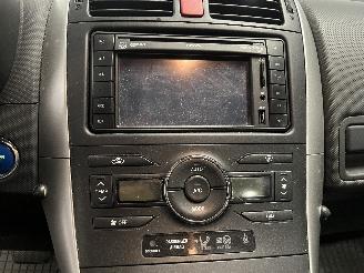 Toyota Auris Auris (E15) Hatchback 1.8 16V HSD Full Hybrid (2ZRFXE) [100kW]  (09-20=
10/09-2012) picture 28
