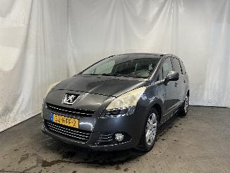 Damaged car Peugeot 5008 5008 I (0A/0E) MPV 1.6 THP 16V (EP6CDT(5FV)) [115kW]  (09-2009/03-2017=
) 2011/5