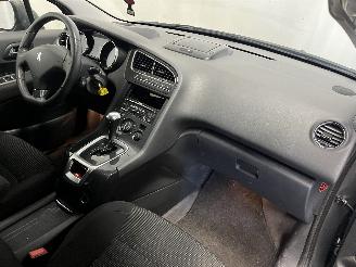 Peugeot 5008 5008 I (0A/0E) MPV 1.6 THP 16V (EP6CDT(5FV)) [115kW]  (09-2009/03-2017=
) picture 8