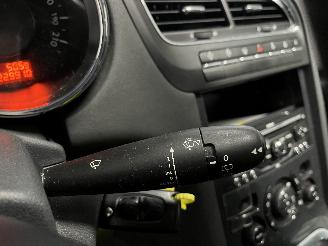 Peugeot 5008 5008 I (0A/0E) MPV 1.6 THP 16V (EP6CDT(5FV)) [115kW]  (09-2009/03-2017=
) picture 15
