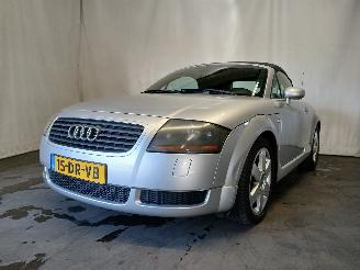 damaged passenger cars Audi TT TT Roadster (8N9) Cabrio 1.8 20V Turbo (AWP) [132kW]  (10-1999/02-2007=
) 2000/1