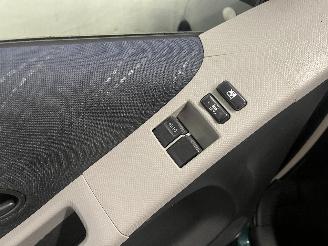 Toyota Yaris Yaris II (P9) Hatchback 1.3 16V VVT-i (2SZFE) [64kW]  (08-2005/11-2010=
) picture 15