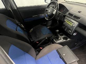 Mazda 2 2 (NB/NC/ND/NE) Hatchback 1.4 16V (FXJA) [58kW]  (04-2003/06-2007) picture 15