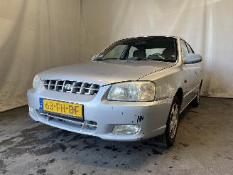 krockskadad bil auto Hyundai Accent Accent Sedan 1.5i 12V (G4EB) [66kW]  (01-2000/06-2006) 2000/3