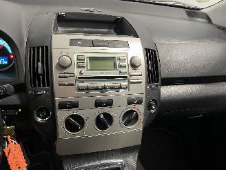 Toyota Corolla Corolla Verso (R10/11) MPV 1.6 16V VVT-i (3ZZFE) [81kW]  (04-2004/03-2=
009) picture 19