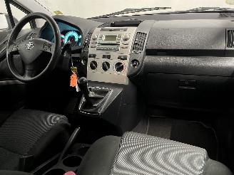 Toyota Corolla Corolla Verso (R10/11) MPV 1.6 16V VVT-i (3ZZFE) [81kW]  (04-2004/03-2=
009) picture 13