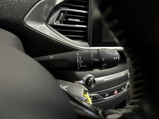 Peugeot 308 308 (L3/L8/LB/LH/LP) Hatchback 5-drs 2.0 BlueHDi 150 16V (DW10FD(AHR))=
 [110kW]  (11-2013/12-2021) picture 24