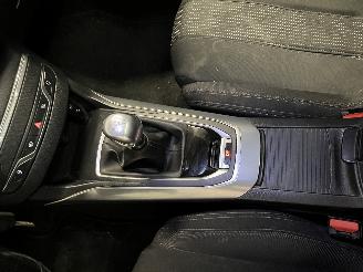 Peugeot 308 308 (L3/L8/LB/LH/LP) Hatchback 5-drs 2.0 BlueHDi 150 16V (DW10FD(AHR))=
 [110kW]  (11-2013/12-2021) picture 27