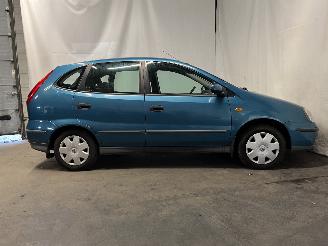 Nissan Almera Almera Tino (V10M) MPV 1.8 16V (QG18DE) [85kW]  (12-2002/02-2006) picture 8