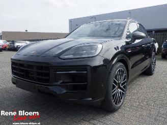 Damaged car Porsche Cayenne 3.0 E-Hybrid 440pk Full Option 2025/3