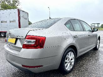 Skoda Octavia 1.0 TSI 115pk 6-bak Greentech Amb Bus sedan - navi - clima - cruise - pdc v+a - licht + regensensor picture 5