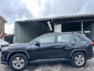uszkodzony samochody osobowe Toyota Rav-4 2.5 Hybrid 178pk aut + f1 Business - 119dkm nap - front + line assist - leer - camera - clima - cruise contr 2022/11