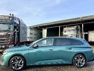 krockskadad bil auto Peugeot 308 1.2 Turbo 131pk 6-bak Allure Pack Bus - 58dkm nap - 2023/1