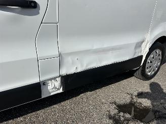 Renault Trafic 1.6 dCi 120pk 6-bak euro.6 T27 L1/H1 Comf - nap - 3pers - navi - airco - cruise - pdc - trekh - imperiaal picture 57