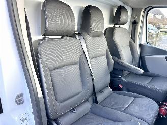 Renault Trafic 1.6 dCi 120pk 6-bak euro.6 T27 L1/H1 Comf - nap - 3pers - navi - airco - cruise - pdc - trekh - imperiaal picture 26