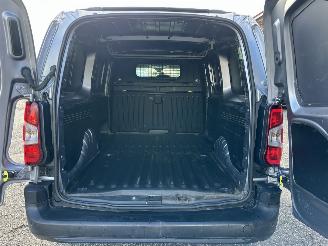 Peugeot Partner 1.5 BlueHDI 131pk 8-Traps aut + f1 Grip Long 3Pers - nap - camera - airco - carplay - 82dkm nieuw distr.riem - pdc v+a picture 9