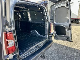 Peugeot Partner 1.5 BlueHDI 131pk 8-Traps aut + f1 Grip Long 3Pers - nap - camera - airco - carplay - 82dkm nieuw distr.riem - pdc v+a picture 60