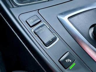 BMW 1-serie 120i 177pk 8-traps aut M-Sport - schuifdak - navi - pdc - keyless - alcantara - zwarte hemel - stoelverw picture 37