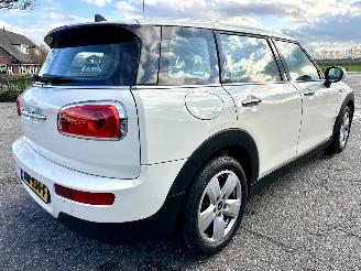 Mini Clubman Cooper 1.5T 136pk 6-traps aut - pano - nap - 1e eig - keyless entry + start - line assist - clima + cruise contr picture 5