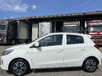 Avarii autoturisme Mitsubishi Space-star 1.0i 71pk Cool+ 5drs - nap - airco - elektr pakket - licht + regensensor - facelift - 4x nieuwe banden 2020/11