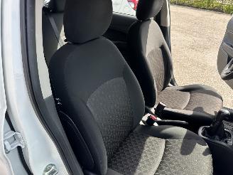 Mitsubishi Space-star 1.0i 71pk Cool+ 5drs - nap - airco - elektr pakket - licht + regensensor - facelift - 4x nieuwe banden picture 33