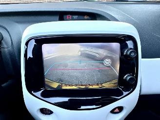 Peugeot 108 1.0 e-VTi 69pk Première CabrioTop picture 21