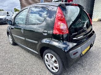 Peugeot 107 Gereserveerd 1.0-12v automaat 68pk XS 5drs - nap - carplay - airco - 49dkm - elektr ramen - toerenteller picture 7
