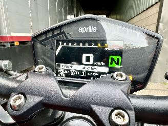 Aprilia  SHIVER 900 - led knipperlichten - drive modus - carbon spatbord - verstelbaar achterveer - stickersset picture 47