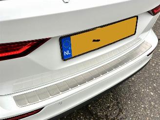 Volvo V-60 2.0 B3 Hybrid 8-traps aut Momentum - 49dkm nap - navi - camera - leer - stoel + stuurverw - CarPlay picture 100