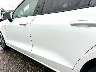 Volvo V-60 2.0 B3 Hybrid 8-traps aut Momentum - 49dkm nap - navi - camera - leer - stoel + stuurverw - CarPlay picture 97