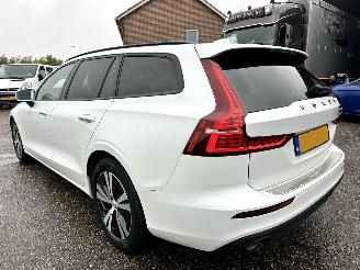 Volvo V-60 2.0 B3 Hybrid 8-traps aut Momentum - 49dkm nap - navi - camera - leer - stoel + stuurverw - CarPlay picture 7