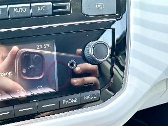 Volkswagen Up! 1.0i 65pk beats 5drs - nap - line assist - clima - cruise - pdc - privacy glass - subwoofer - licht + regensens picture 35