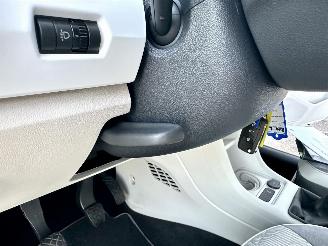 Volkswagen Up! 1.0i 65pk beats 5drs - nap - line assist - clima - cruise - pdc - privacy glass - subwoofer - licht + regensens picture 49