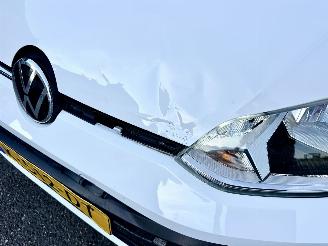 Volkswagen Up! 1.0i 65pk beats 5drs - nap - line assist - clima - cruise - pdc - privacy glass - subwoofer - licht + regensens picture 98