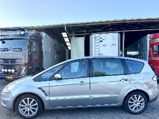 Vaurioauto  passenger cars Ford S-Max 2.3-16V 2009/1