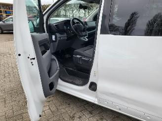 Peugeot Expert e-Expert 50 kWh 9 persoons picture 18